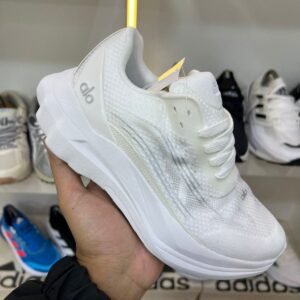 Alo Yoga Runner Sneakers – Triple White