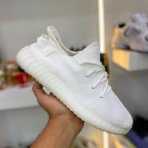 Yeezy Boost 350 V2 – Triple White Edition